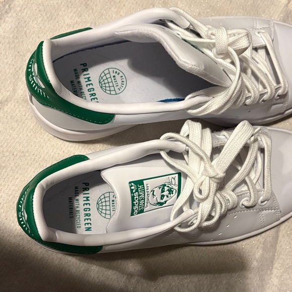 Adidas Stan Smith White and Green Sneakers - Picture 5 of 7